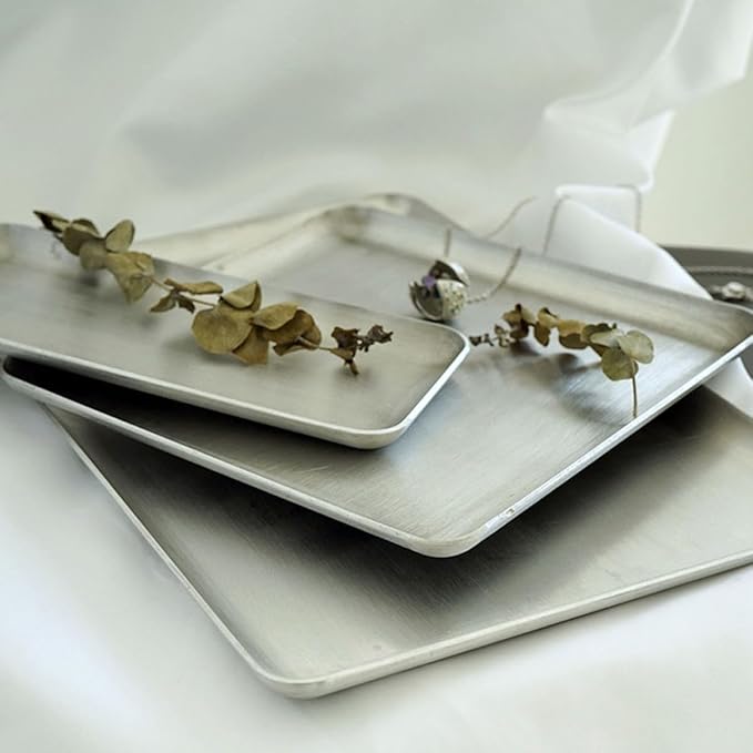 Healifty Vintage Aluminum Food Serving Tray Small Retro Storage Plate Silver Texture for Home Kitchen Dining Restaurant Cafe Use
