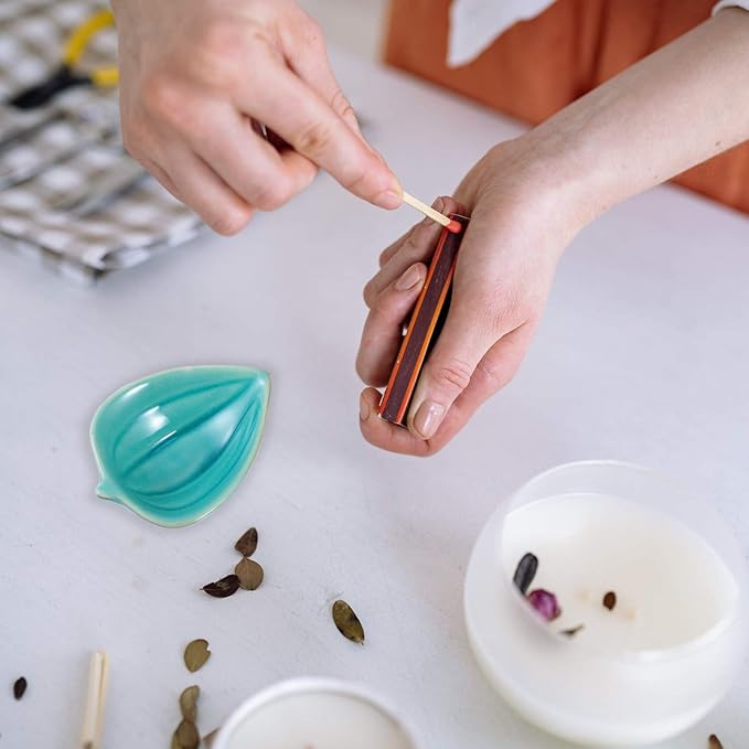 Healifty Bowl Plates Ceramic 2Pcs Mini Ceramics Dishes Dipping Sauce Bowls Essential Oil Saucers Sushi Dish Dessert Plates for Electric Oil Nuts Candy Fruits