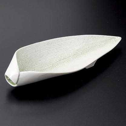 Sasa-Shaped Raster Appetizer Plate, 9.3 x 3.8 x 2.0 inches (23.5 x 9.6 x 5 cm), 7.5 oz (210 g), Protruding Plate, Restaurant, Ryokan, Japanese Tableware, Restaurant, Stylish, Tableware, Commercial Use