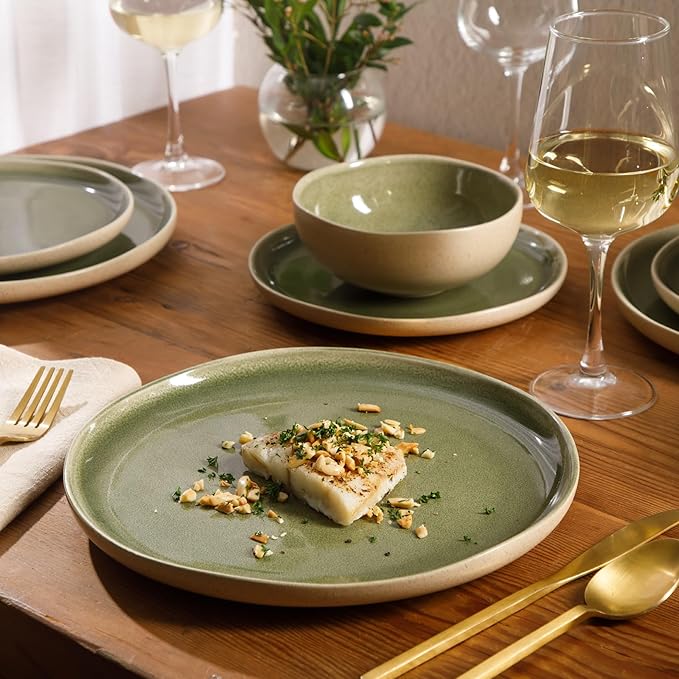 Gibson Elite Manila Bay 12-Piece Stoneware Dinnerware Set, Service for 4, Reactive Glaze Modern Artisan Plates, Bowls & Mugs, Green, Round Design